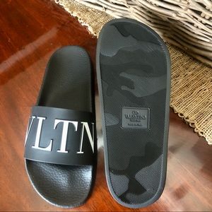BRAND NEW Authentic Valentino Garavani Slides